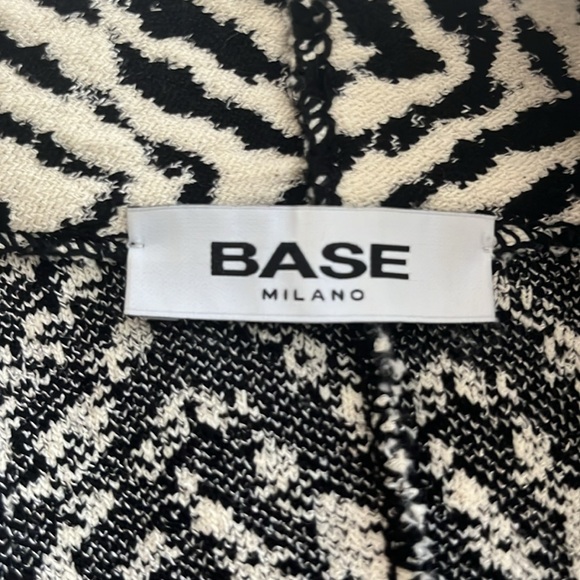 Black and white European lightweight jacket - Picture 3 of 5